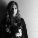 Stana Katic se photographie avec une fan