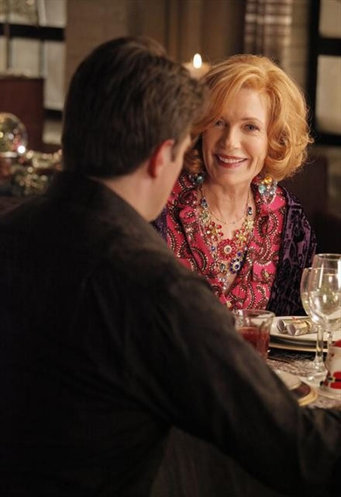 Conversation mère-fils entre Martha (Susan Sullivan) et Rick (Nathan Fillion).