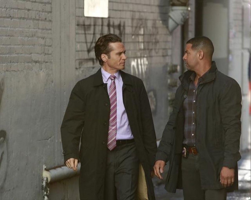 Les détectives Javier Esposito (Jon Huertas) et Kevin Ryan (Seamus Dever).