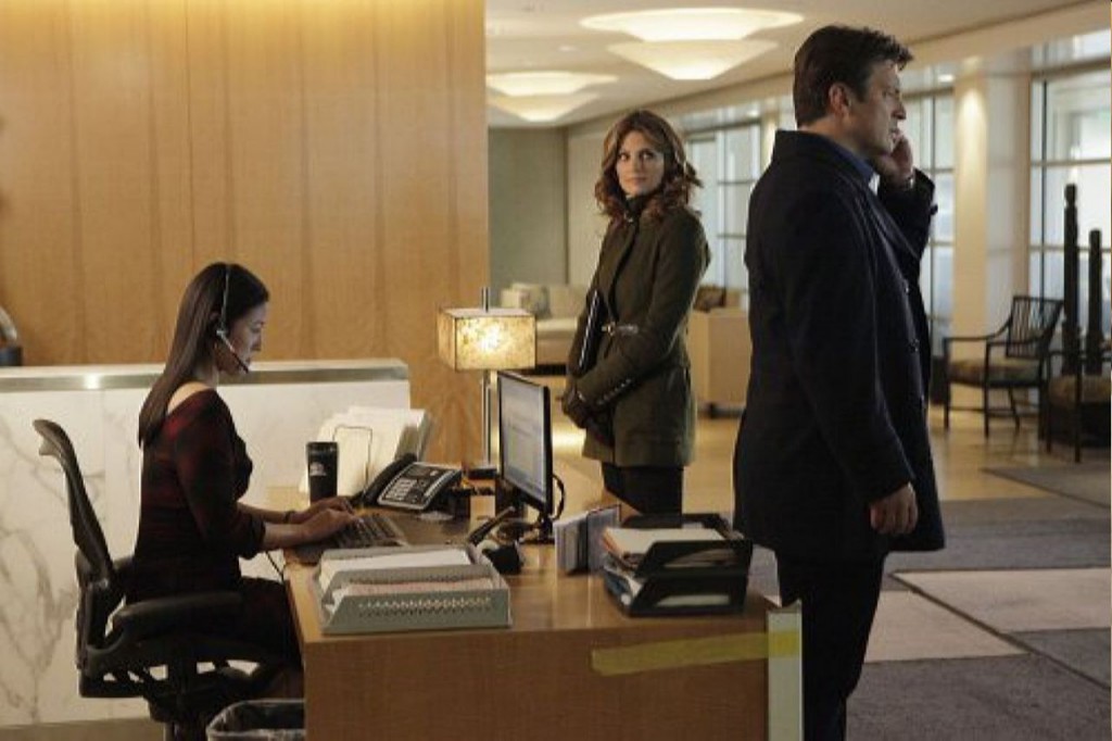 Beckett (Stana Katic) et Castle (Nathan Fillion) ont rendez-vous avec un témoin.