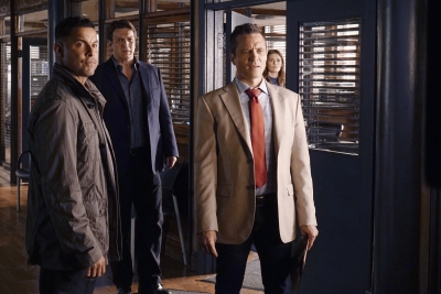 Castle, Esposito et Ryan sont respectivement incarnés par Nathan Fillion, Jon Huertas et Seamus Dever.