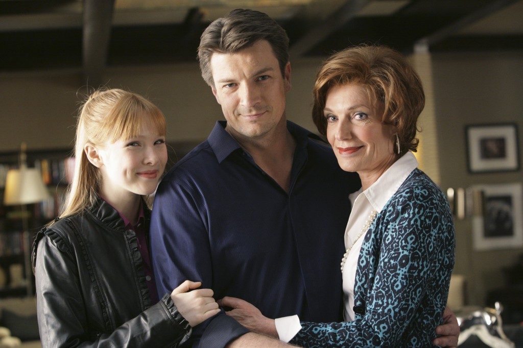 La famille Castle : Alexis (Molly C. Quinn), Rick (Nathan Fillion) et Martha (Susan Sullivan).