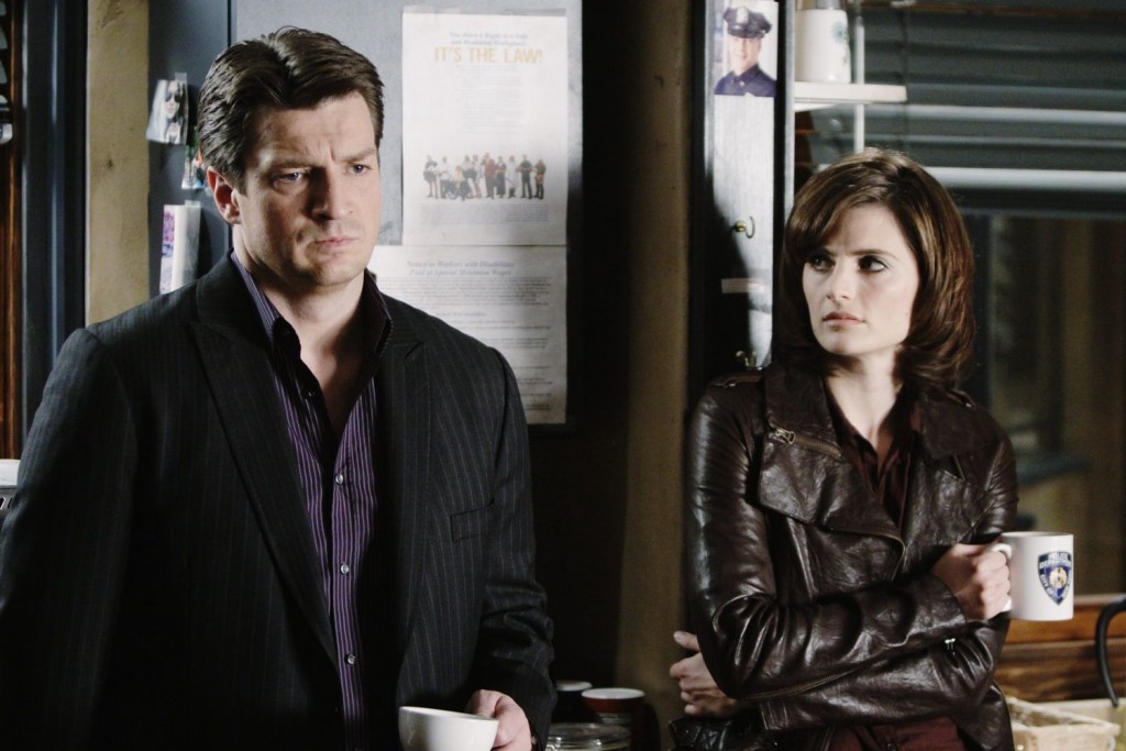 Rick (Nathan Fillion) et Kate (Stana Katic) réfléchissent à l'enquête.