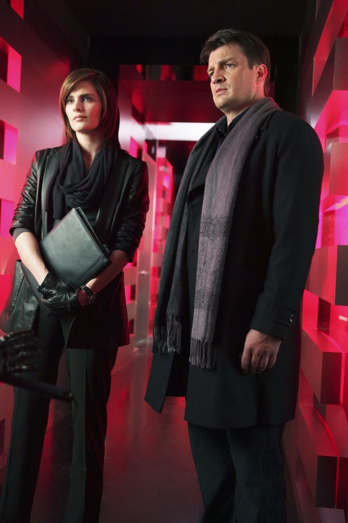 Beckett (Stana Katic) et Castle (Nathan Fillion) au Lady Irena's House of Pain.