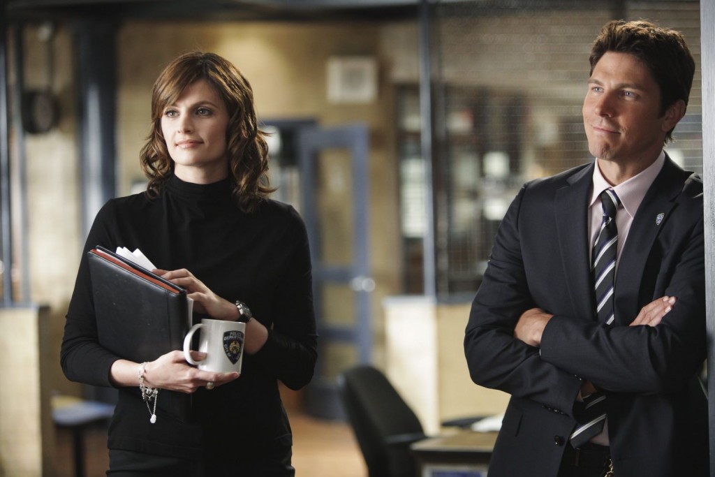 Beckett (Stana Katic) collabore de nouveau avec Demming (Michael Trucco).