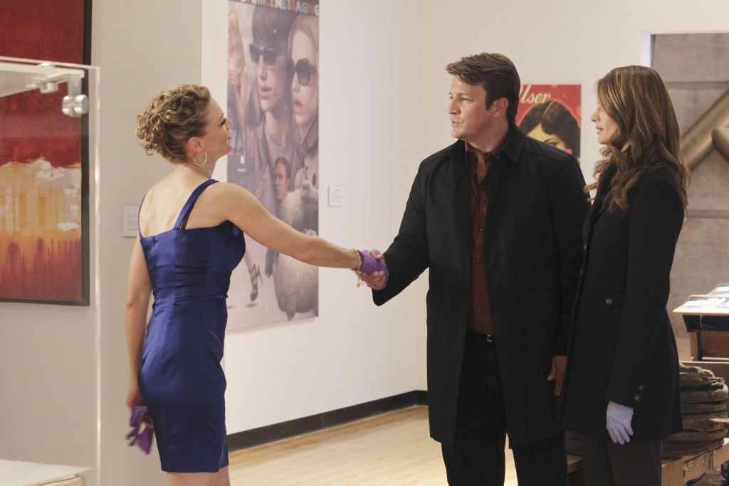 Castle (Nathan Fillion) et Beckett (Stana Katic) font la rencontre de Serena Kaye (Kristin Lehman).