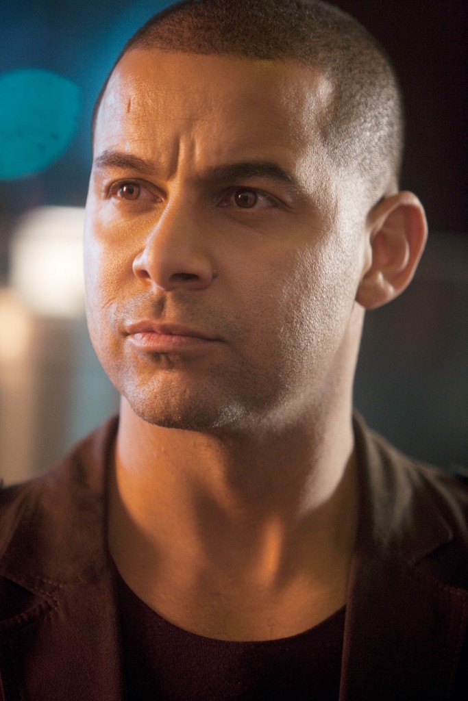 Jon Huertas prête ses traits au lieutenant détective  Javier Esposito.